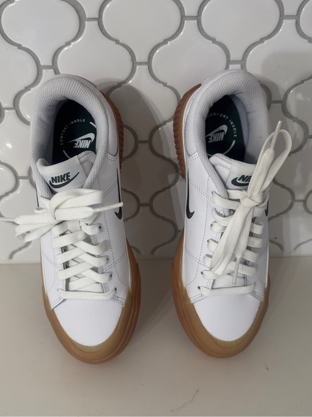 Nike Court Legacy Lift White Green Gum Platform Sneakers Women's 6.5 NWOB - Picture 3 of 10